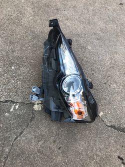 2015 Lexus IS 200 headlight left