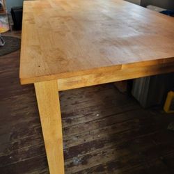 Oak Dining table (MAKE OFFER)