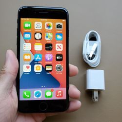 iPhone 7 - UNLOCKED - Like New  