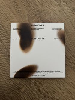 Le Sserafim Glowing silver album 