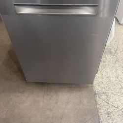 New Bosch 24” Dishwasher Stainless Steel 