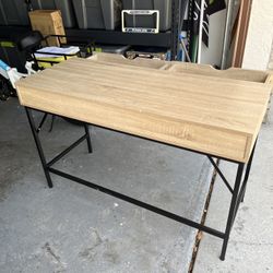 Free Desk