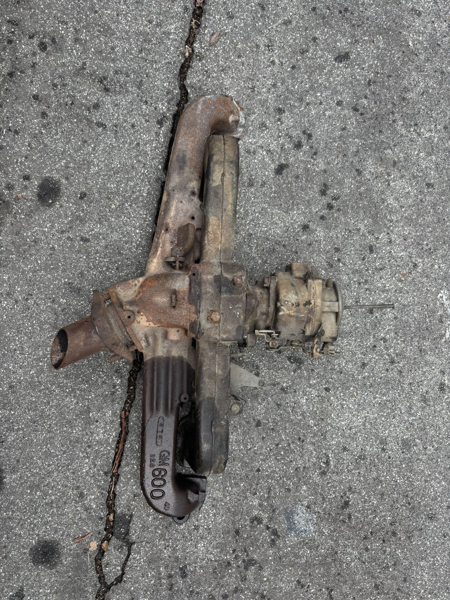 Chevy in-line six exhaust and intake manifold with Carburetor