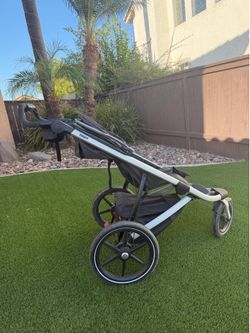 Thule Urban Glide 3 All-Terrain Jogging Stroller + NEW Travel Bag – Excellent Condition