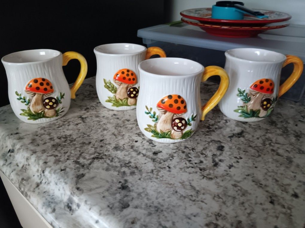 Vintage 1970s Merry Mushrooms Mugs Set Of 4
