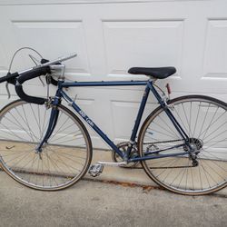 RBB Road Bicycle with Tire Pump