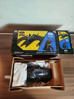 Batman Returns Batwing + 4in Batman Figure