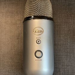 Blue Yeti Classic USB Microphone w/ Accessories