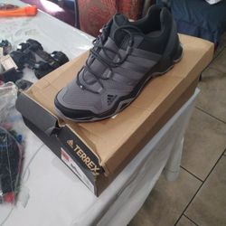 ADIDAS Terrex AX2R