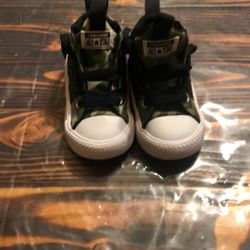 kids Shoes Brand New Brand All⭐️star Converse Color green Size 5 Pick Up only $15