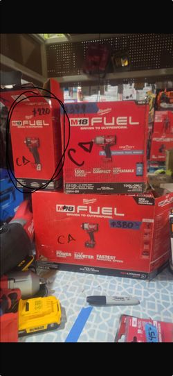 MILWUAKEE M18 FUEL BRUHLESS VARIABLE SPEED 1600 LBS IMPACT WRENCH TOOL ONLY NEW