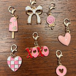 Set If 7 New Shoe/bag/zipper Charms “Sweetheart” Collection