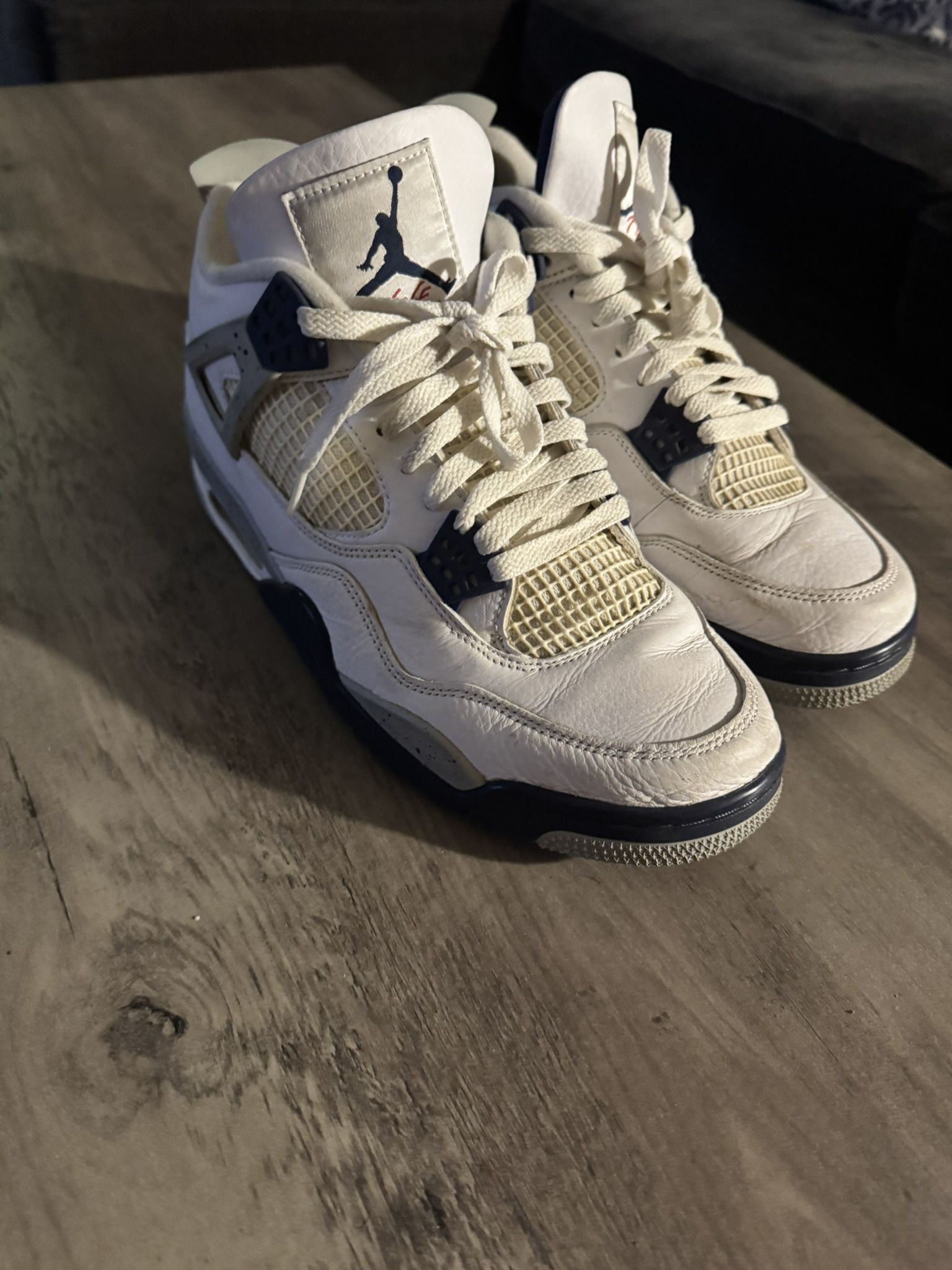 Midnight Navy Jordan 4s