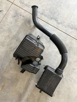 96-00 Honda Civic Air Filter Resonator Box Housing and Hose