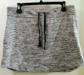 Women's Athleta skirt size medium