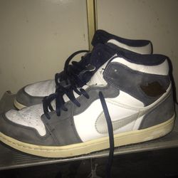 Nike Air Jordan 1 Retro + 