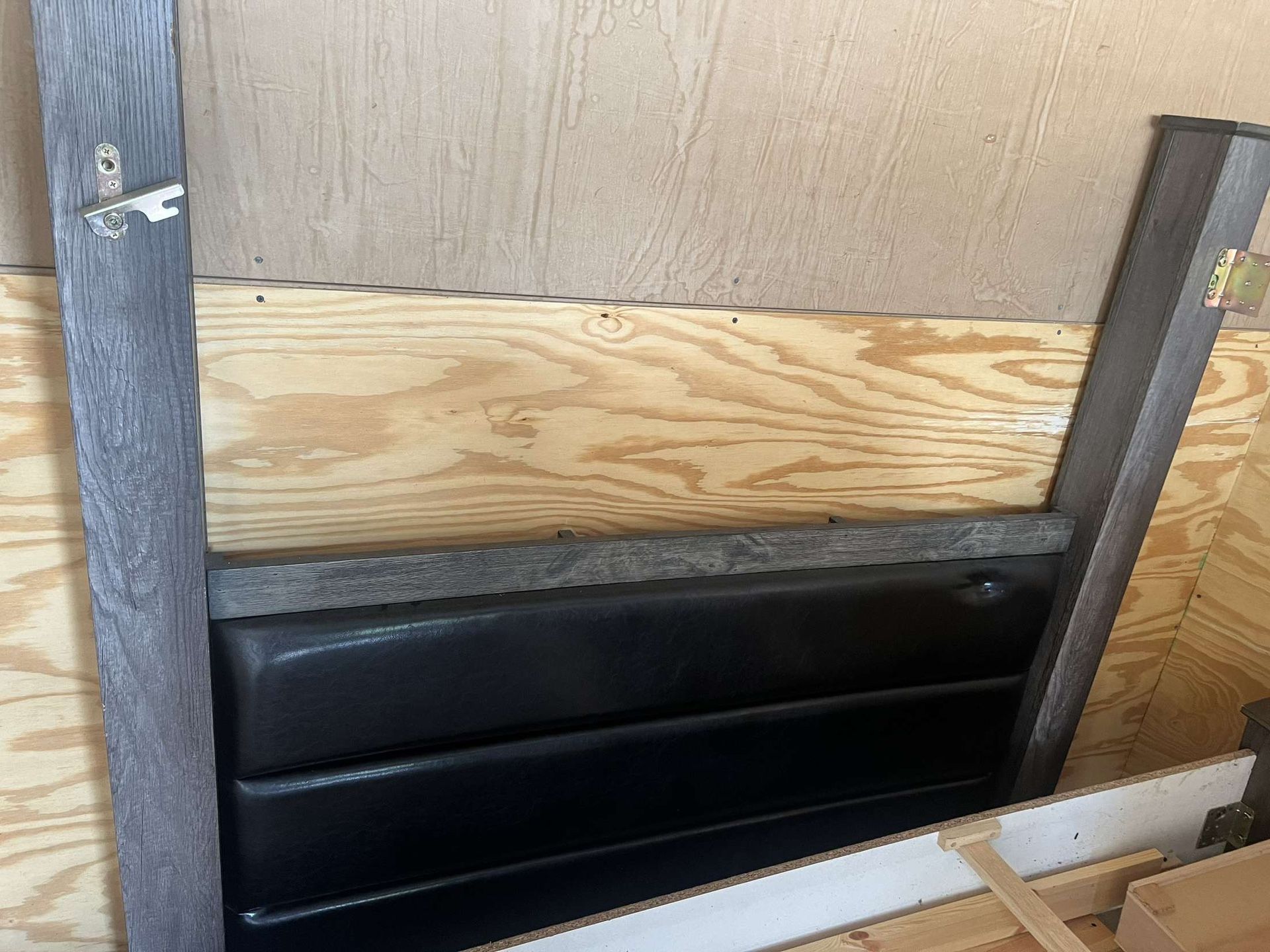 Queen Size Bed Set 4pc