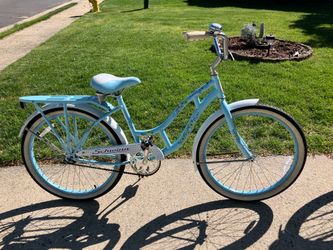 Lady Schwinn Beach Cruiser