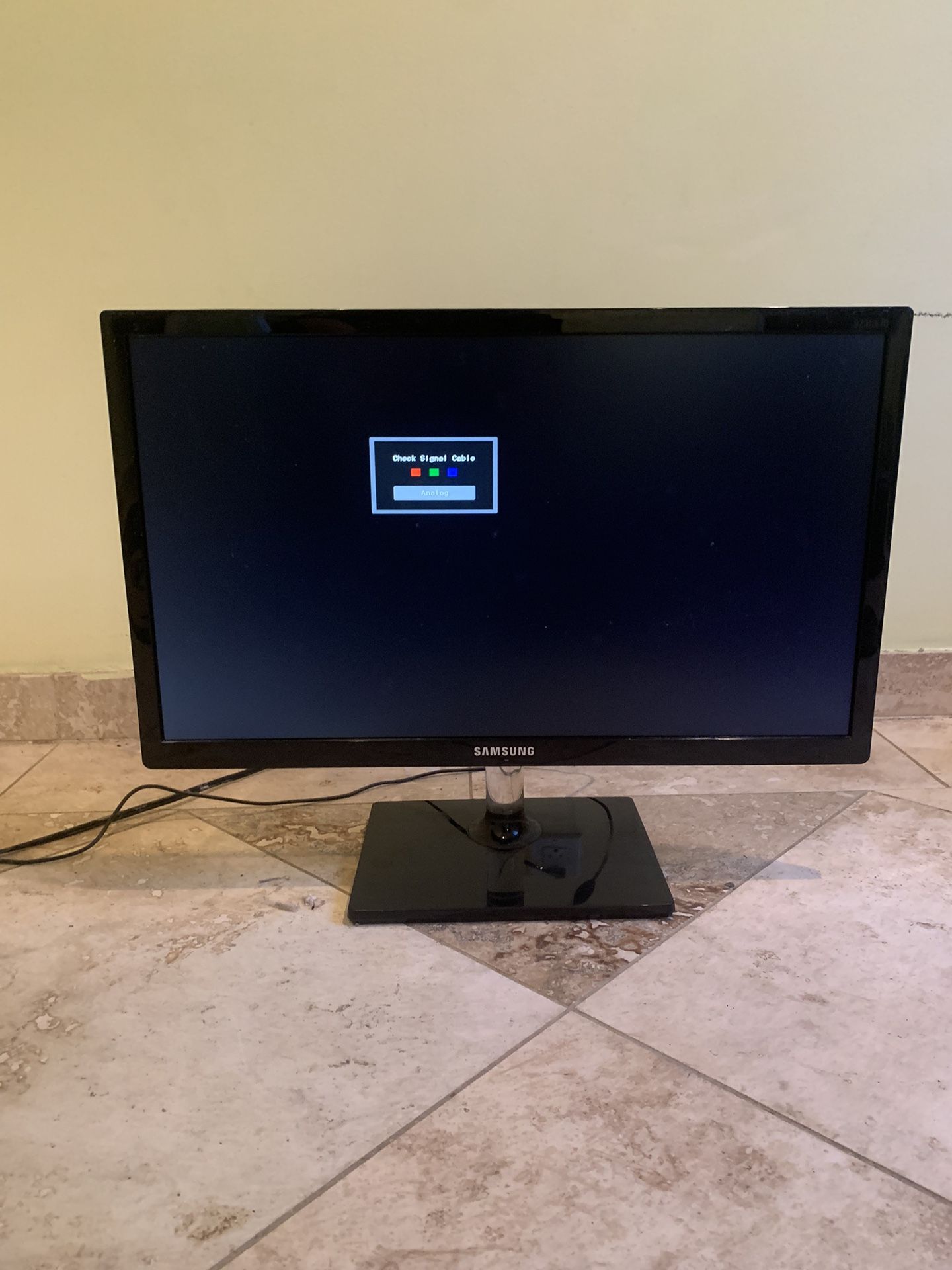 Samsung LED Backlit Monitor with Crystal Neck Finish