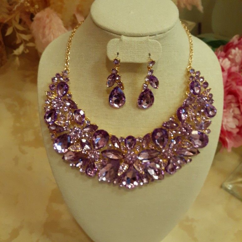 GORGEOUS LAVENDER NECKLACE SET