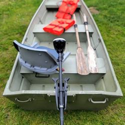 10' Aluminum Jon Boat With 40lb Thrust MinnKota Electric Motor