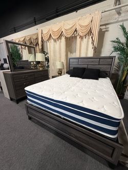 4 PC QUEEN BEDROOM SET