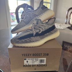 Adidas Yeezy Boost 350 V2 Dazzling Zyon Size 9 For Sale 170$
