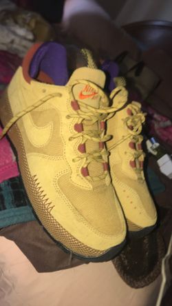 Nike Air Females Size 8 