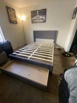 Queen Size Bed With Mattress 