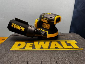 🔧 LIJADORA DEWALT XR NUEVA 🔧  💥 TOTALMENTE NUEVA, SIN USO 💥 Calidad profesional DEWALT 💥 Incluye bolsa recolectora de polvo 💥 Ideal para trabajo