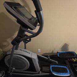 Almost new Nordictrack Elliptical Training Machine 