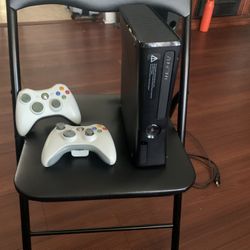 Xbox 360 (with Game)