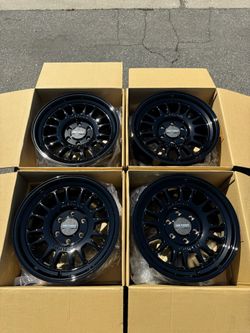 New Method MR318 6x135 18” Wheels Gloss Black