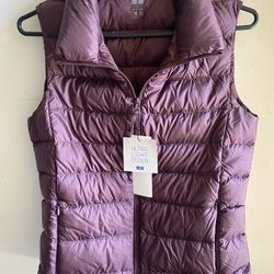 New!!!Burgundy Vest Size:Small