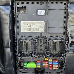 2020 - 2021 LINCOLN CORSAIR FUSE RELAY BLOCK BODY CONTROL MODULE BCM UNIT OEM