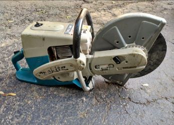 Makita Gas-Powered Concrete Cut-Off Saw
