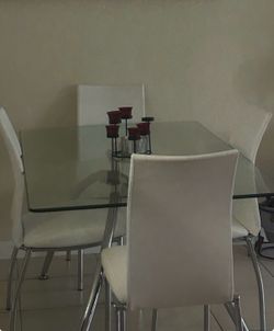 Dining table w/ glass & chairs $80 must go asap!! Storage sale