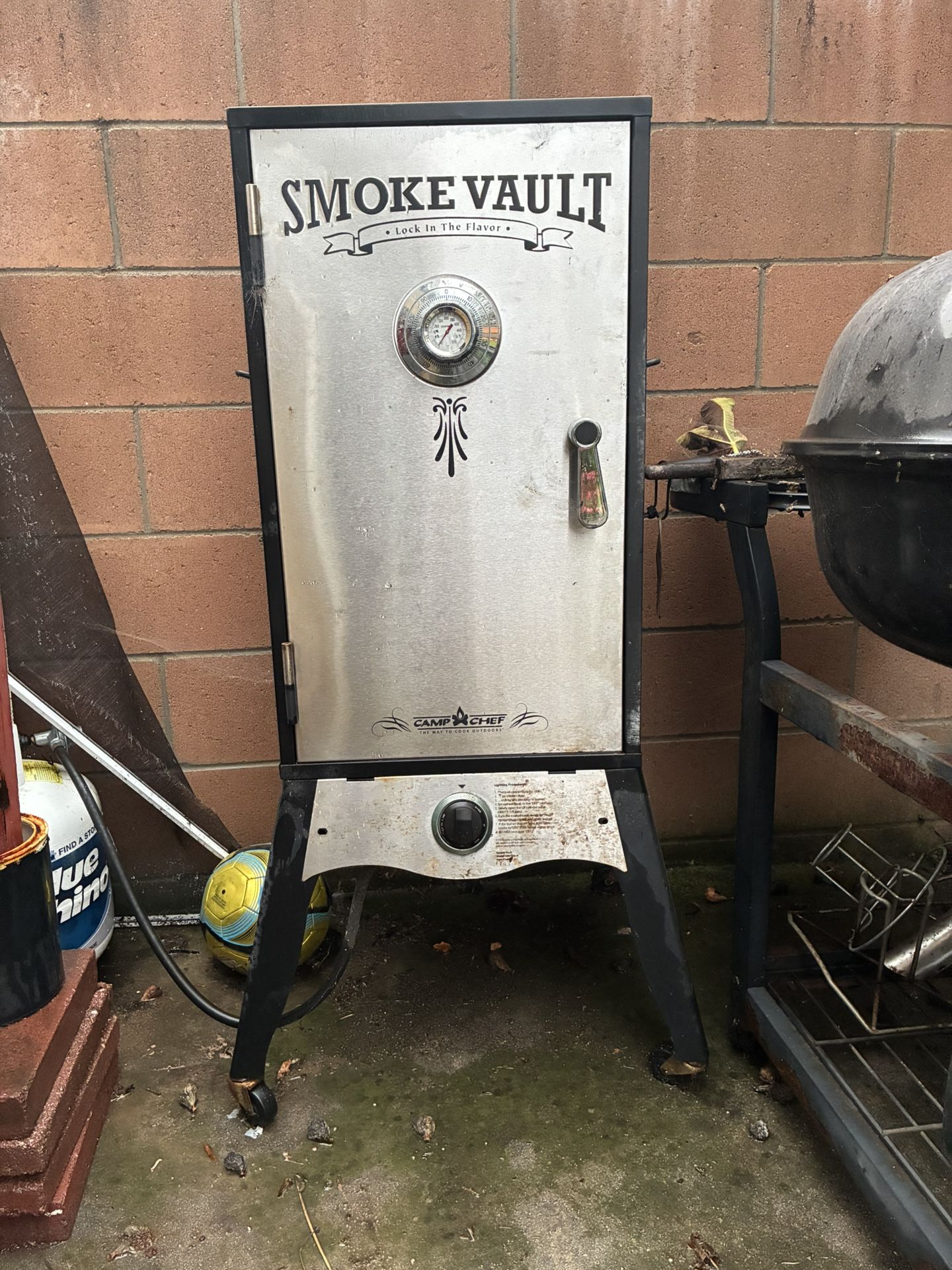 Smoke Vault Smoker