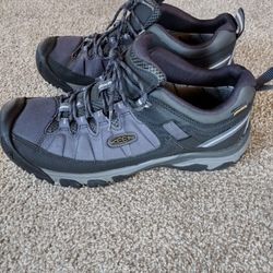 Size 12 Keen Shoes Great Shape