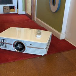 Optoma UHD60 4k Projector