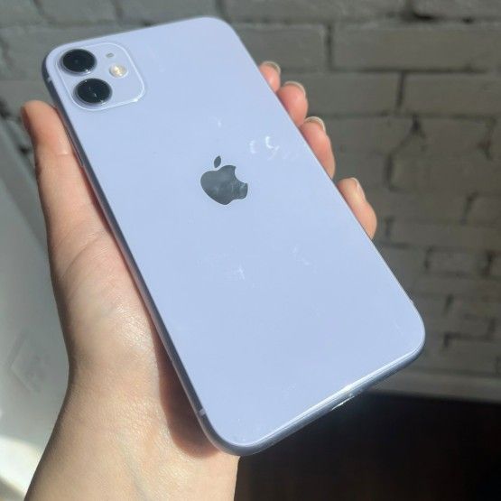 IPhone 11 64 GB Unlocked In Good Condition