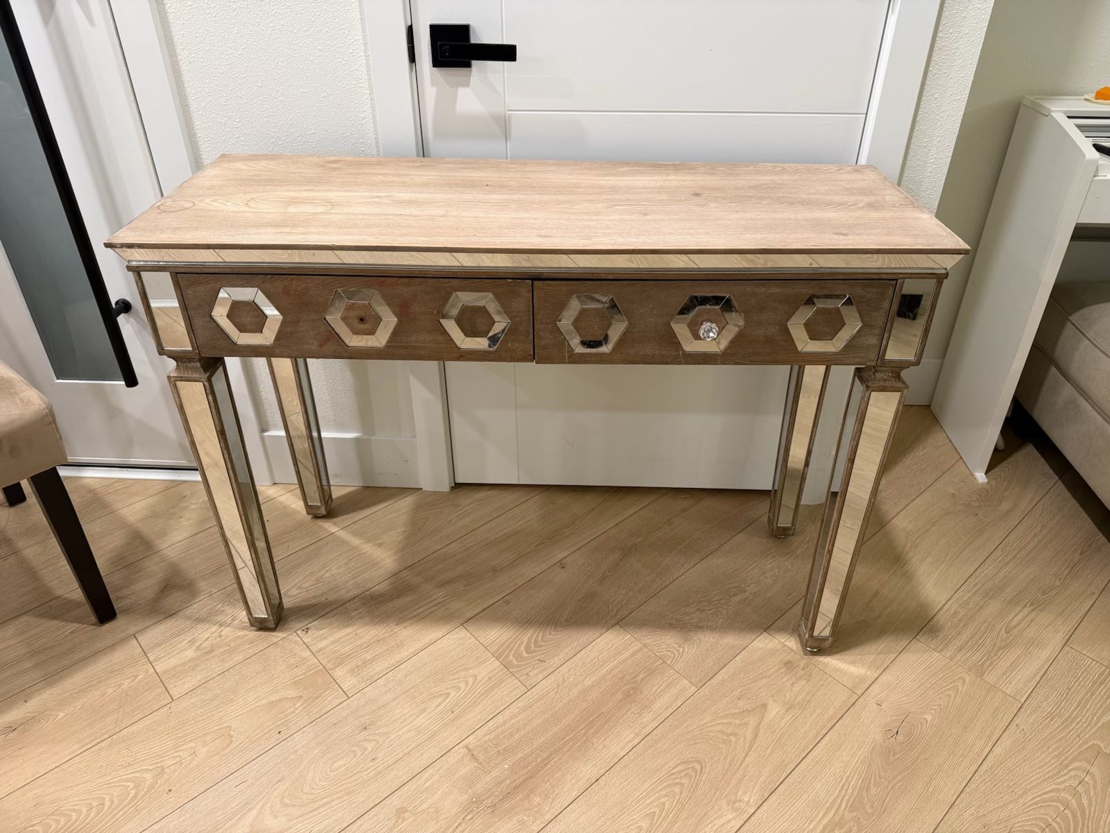 Desk/Table
