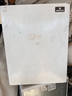 Mini fridge