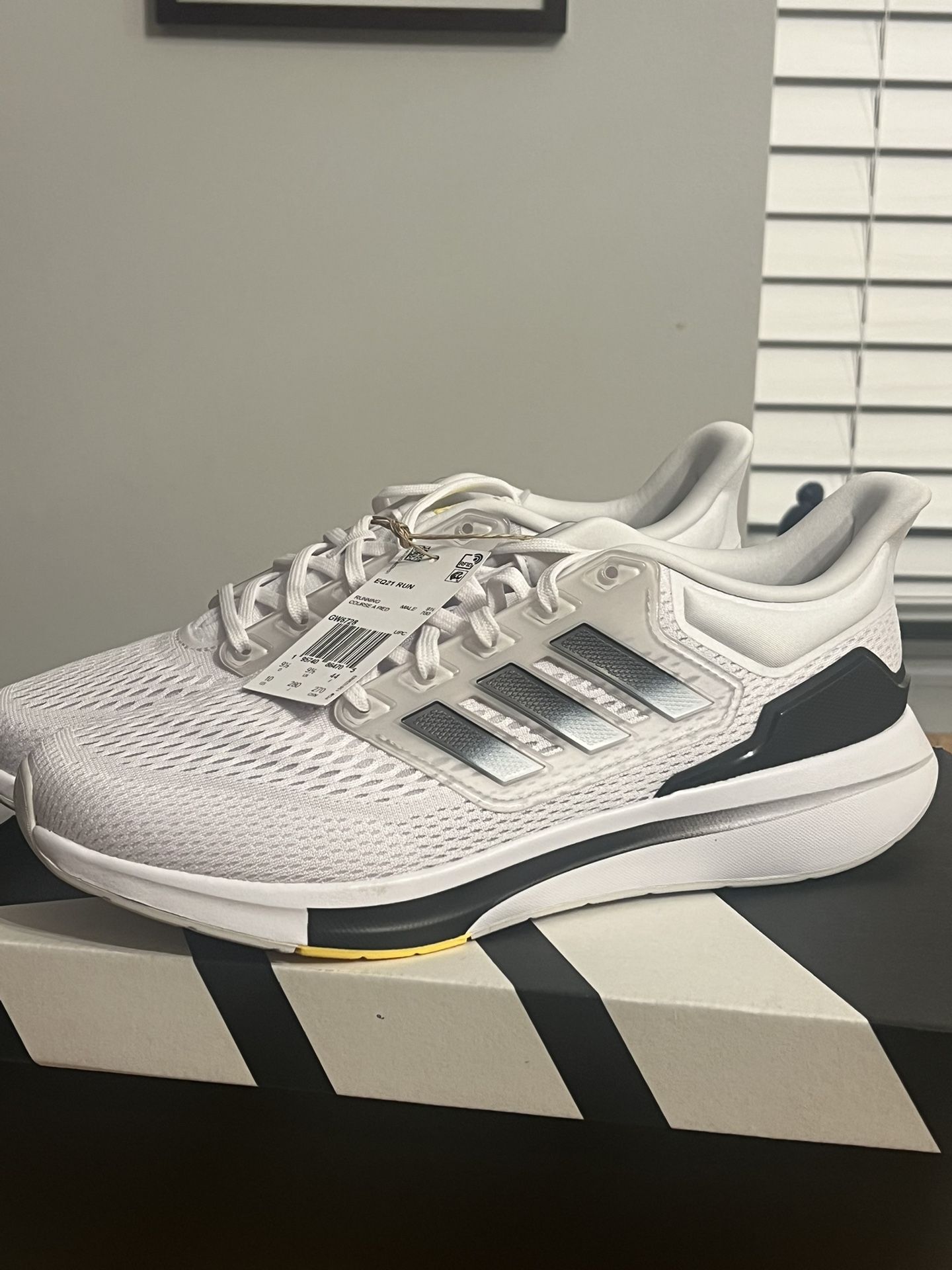 Adidas EQ21 Running Shoes size 10M
