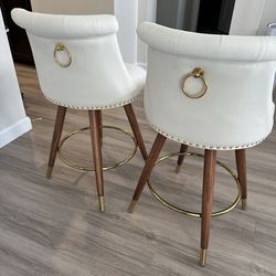 Set of bar stools. Like new