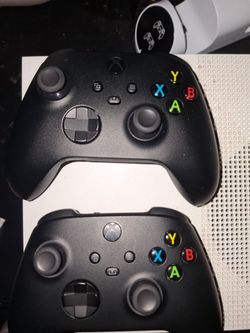 Xbox one s and iPhone 12 mini check description