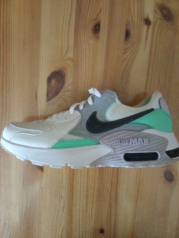 Nike Shoes 👟 Size 7