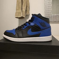 Jordan 1 Mid Hyper Royal Size 11