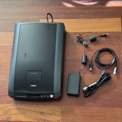 EPSON 3590 Photo Scanner With 35mm Loader