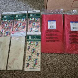 Christmas/Generic Tablecloth And Party Sacks